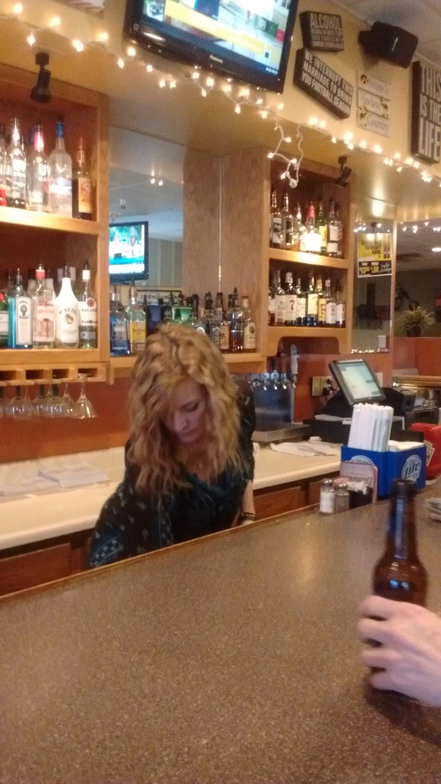 Uncle Ronnies | restaurant | 1201 Derek Lincoln Dr, West Burlington, IA 52655, USA | 3197527765 OR +1 319-752-7765