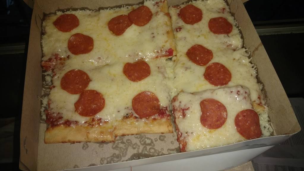 DiCarlos Pizza | Wellsburg | meal takeaway | 523 Commerce St, Wellsburg, WV 26070, USA | 3047379849 OR +1 304-737-9849