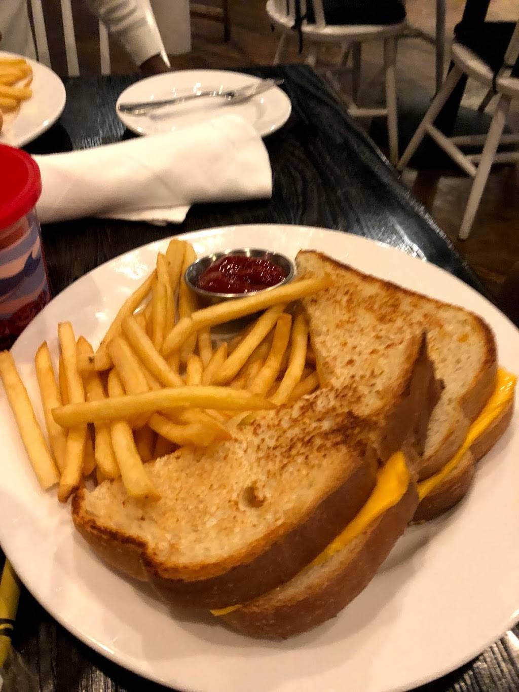 The Lifesaving Station | restaurant | 1461 Duck Rd, Duck, NC 27949, USA | 2524496654 OR +1 252-449-6654