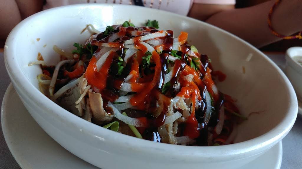 Pho Da Lat Restaurant | restaurant | 475 Chelmsford St, Lowell, MA 01851, USA | 9784533303 OR +1 978-453-3303