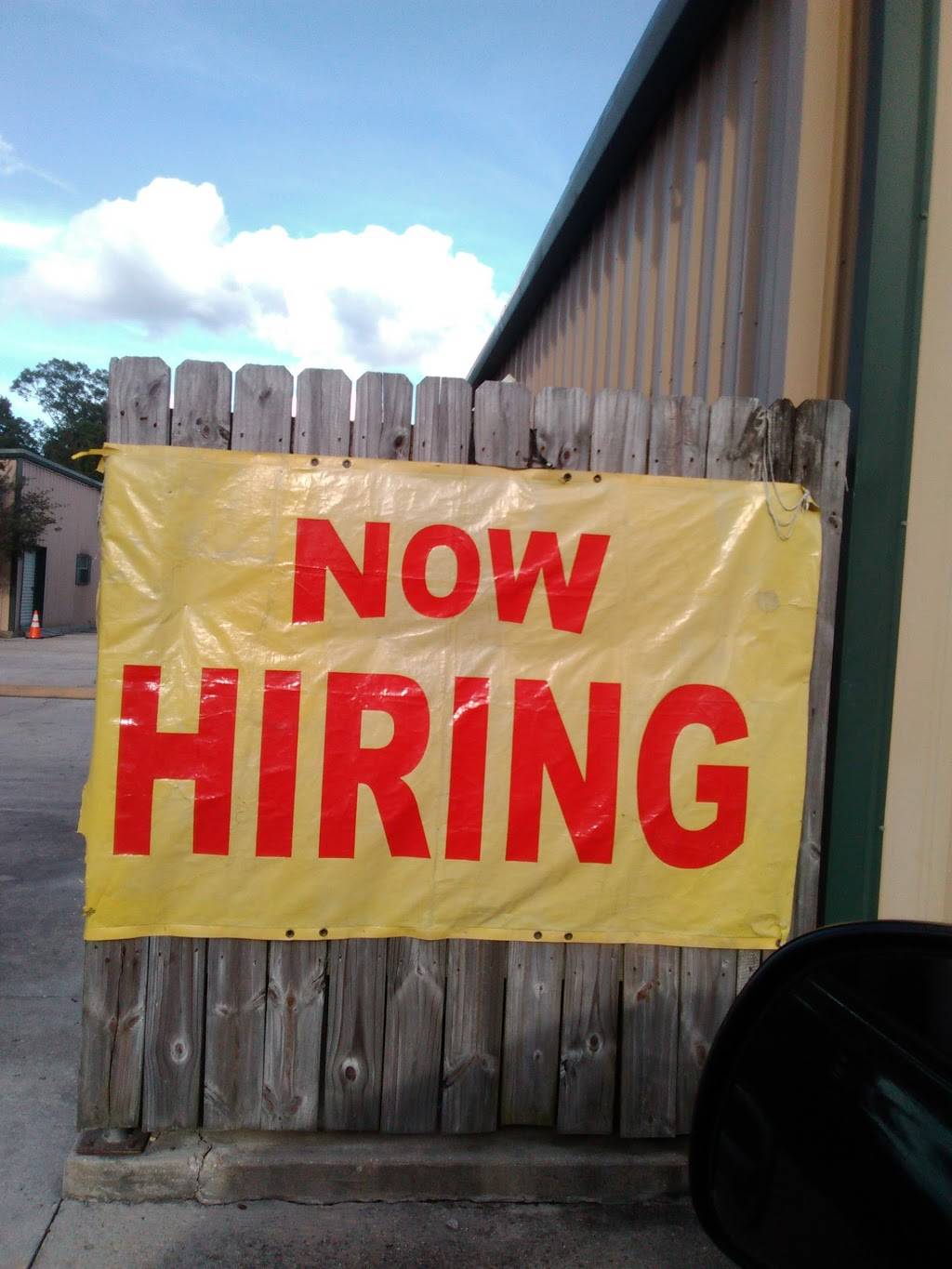 Leaders Fried Chicken Inc | restaurant | 44014 LA-431 #8, St Amant, LA 70774, USA | 2256223543 OR +1 225-622-3543