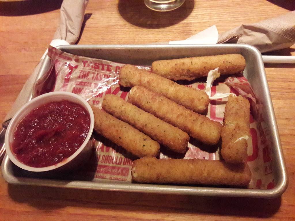 Applebees Grill + Bar | restaurant | 12103 Collegiate Way, Orlando, FL 32817, USA | 4072822055 OR +1 407-282-2055