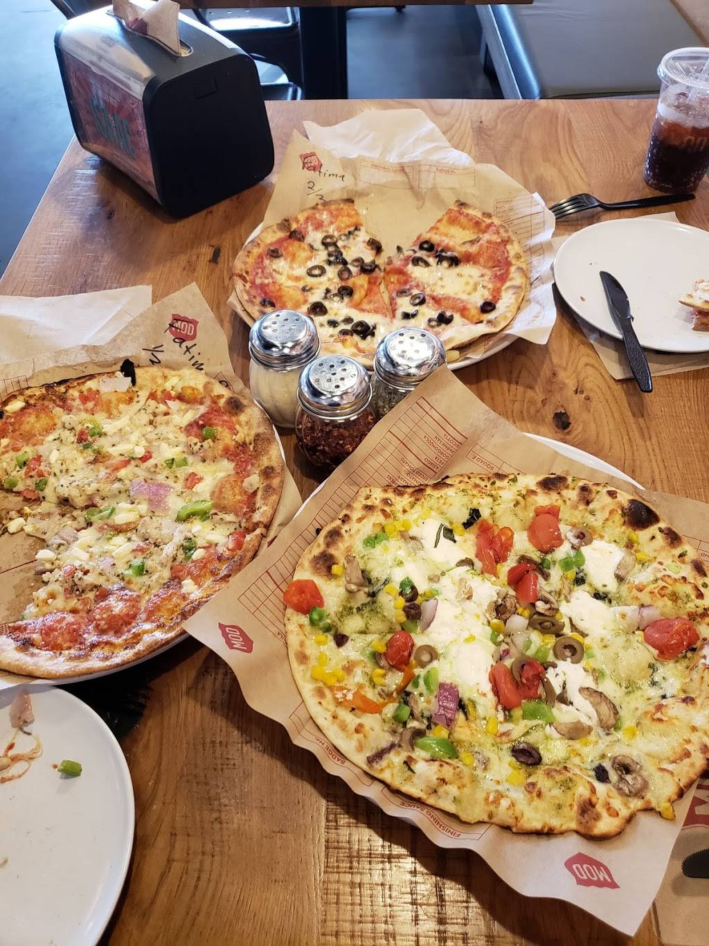 MOD pizza | restaurant | 1988 1st Capitol Dr, St Charles, MO 63301, USA | 6366690540 OR +1 636-669-0540