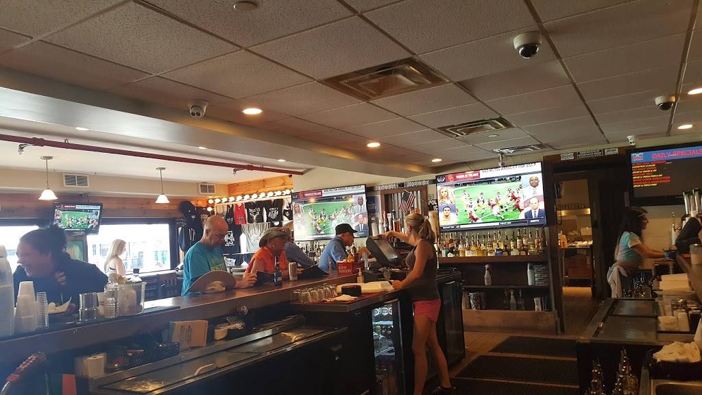 Wallys Pub | restaurant | 144 Ashworth Ave, Hampton, NH 03842, USA | 6039266954 OR +1 603-926-6954