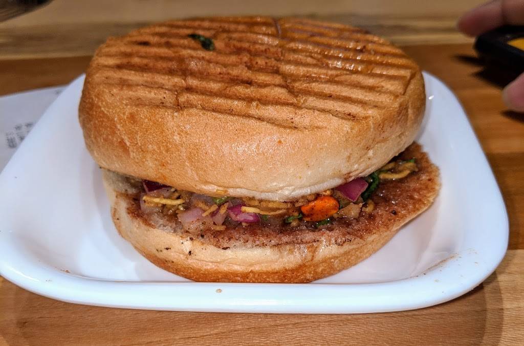 NeeHees Indian Vegetarian Street Food | restaurant | 6080 Sawmill Rd, Dublin, OH 43017, USA | 6143896304 OR +1 614-389-6304