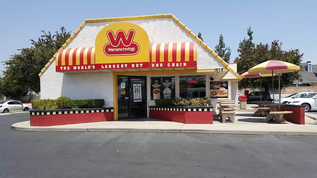 Wienerschnitzel | restaurant | 1212 N Azusa Ave, Covina, CA 91722, USA | 6269667900 OR +1 626-966-7900