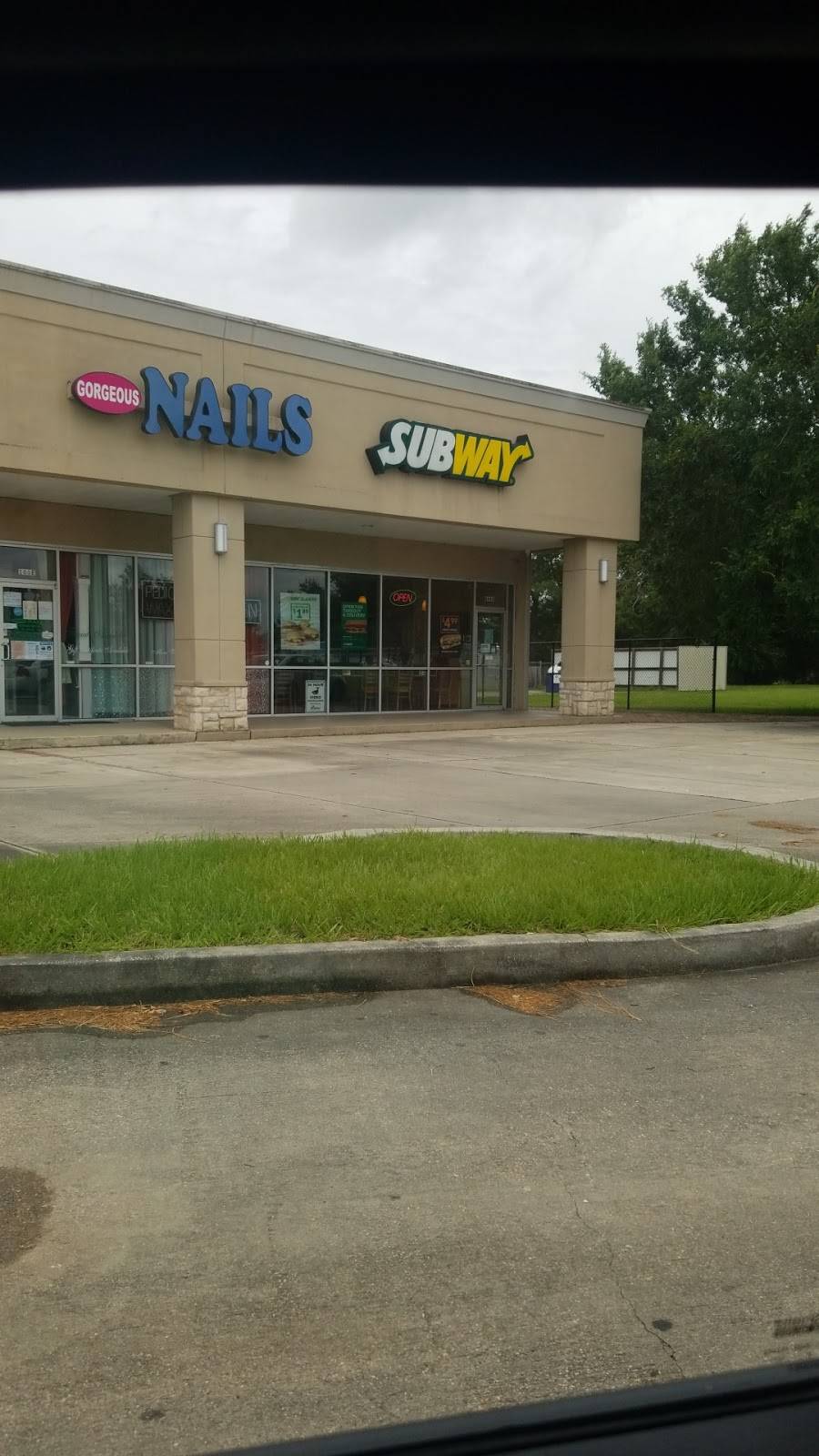 Subway | meal takeaway | 166 Oak Tree Park Dr Suite G, Sunset, LA 70584, USA | 3373666643 OR +1 337-366-6643