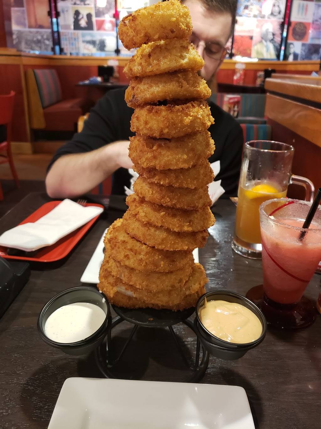 Red Robin Gourmet Burgers and Brews | restaurant | 1073 Annapolis Mall Rd, Annapolis, MD 21401, USA | 4105731155 OR +1 410-573-1155