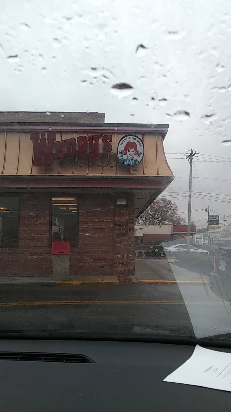 Wendys | restaurant | 355 Washington St, Stoughton, MA 02072, USA | 7813441857 OR +1 781-344-1857