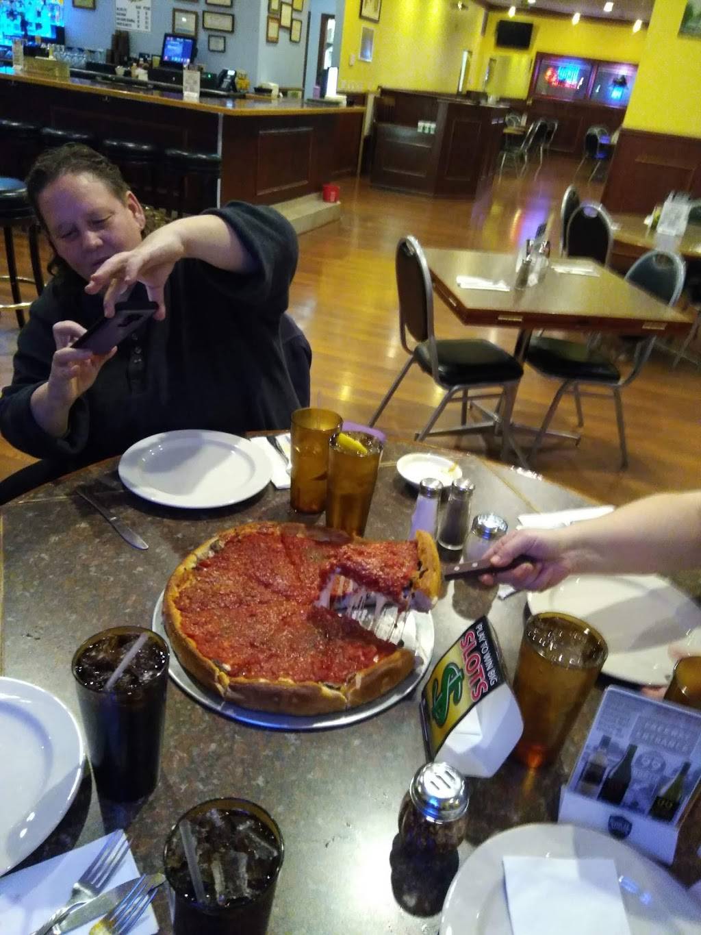 Bunks Place | restaurant | 703 E Diggins St, Harvard, IL 60033, USA | 8159434800 OR +1 815-943-4800