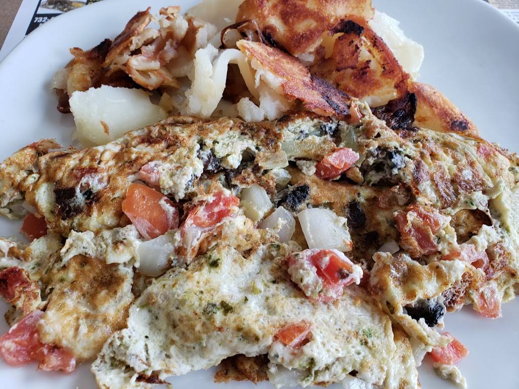 Marlboro Diner | restaurant | 141 U.S. 9, Englishtown, NJ 07726, USA | 7328517200 OR +1 732-851-7200