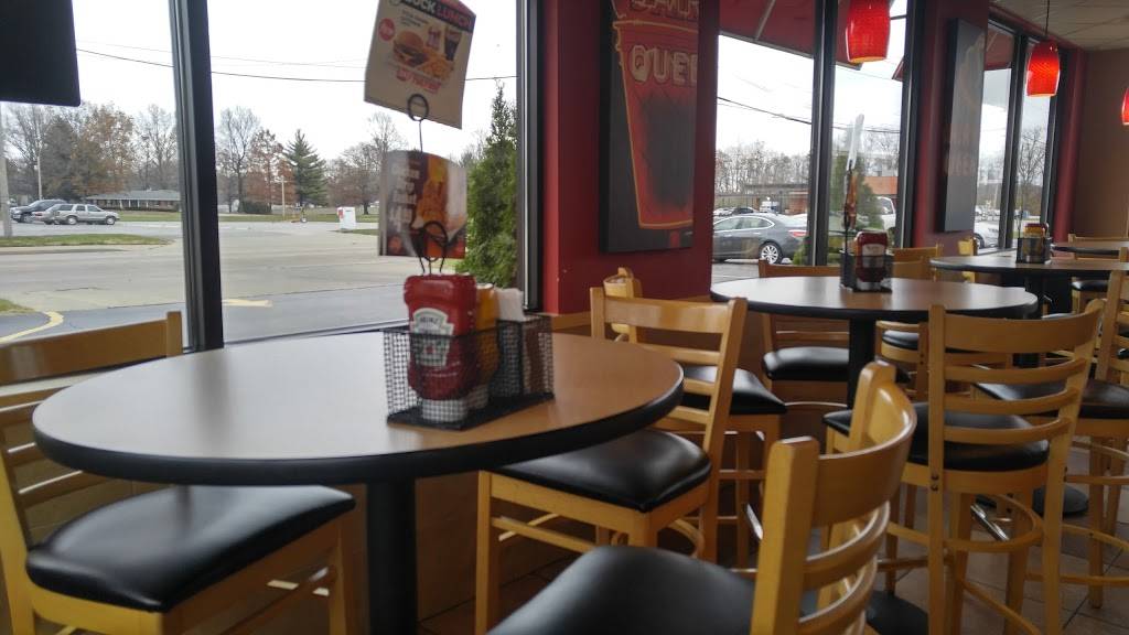 Dairy Queen Grill & Chill | restaurant | 5785 Godfrey Rd, Godfrey, IL 62035, USA | 6184665524 OR +1 618-466-5524