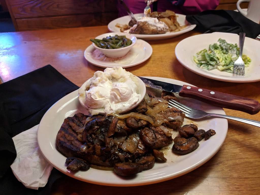Texas Roadhouse | restaurant | 8207 Town Center Dr, Nottingham, MD 21236, USA | 4109336620 OR +1 410-933-6620