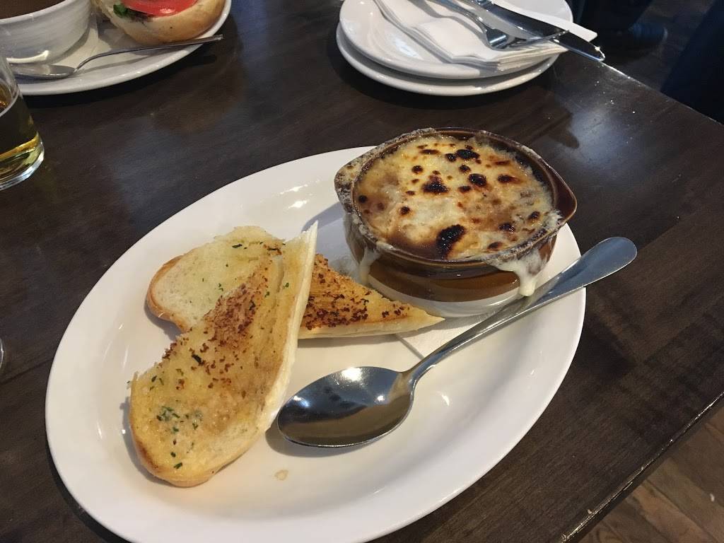 Mill Street & 5 American House | restaurant | 324 Dundas St E, Waterdown, ON L0R 2H0, Canada | 9056901058 OR +1 905-690-1058