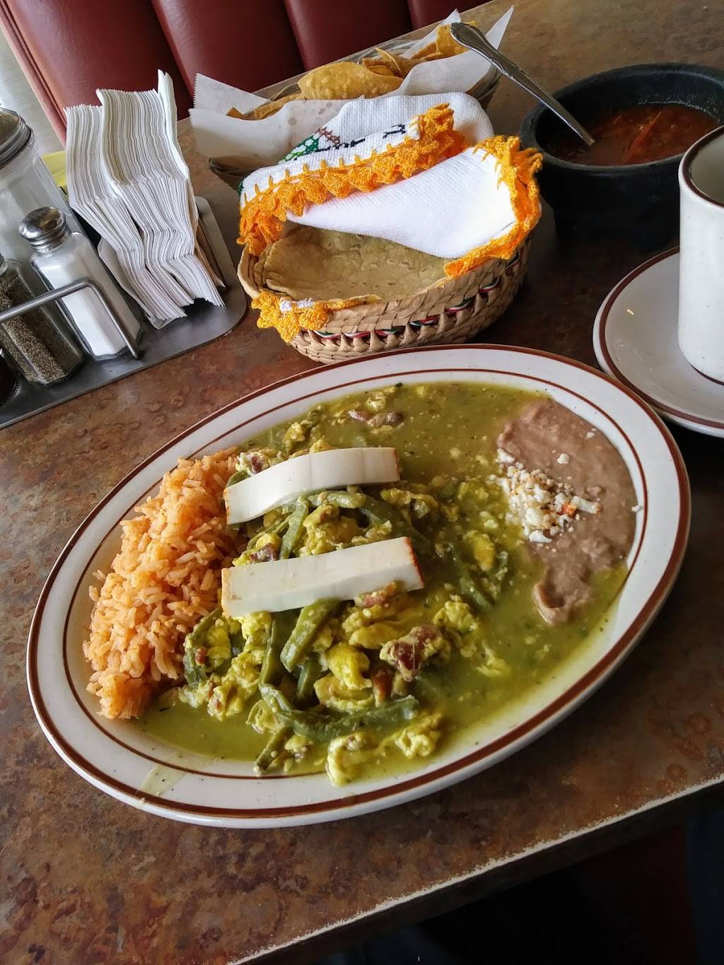 La Quebrada Restaurant | restaurant | 4859 West Roosevelt Road, Cicero, IL 60804, USA | 7087808110 OR +1 708-780-8110