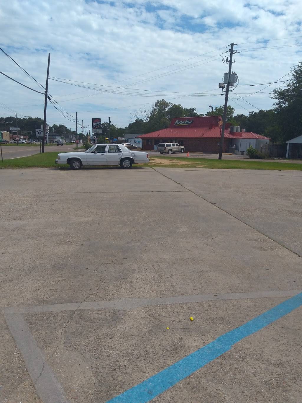 Pizza Hut | meal delivery | 1115 MS-13 N, Columbia, MS 39429, USA | 6017361501 OR +1 601-736-1501