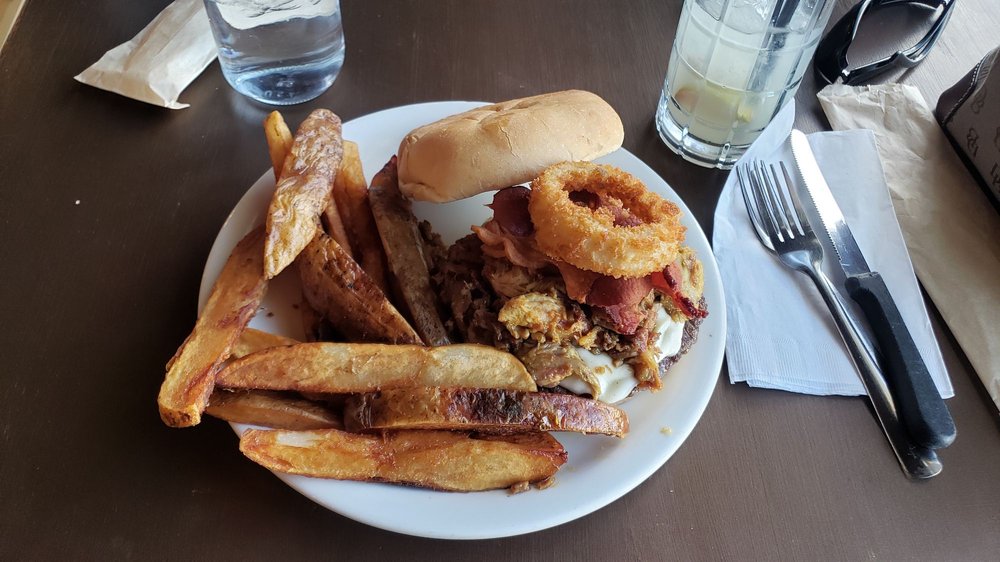 The Bucking Horse Grill | restaurant | 6431 Rd 49, Torrington, WY 82240, USA | 3075328500 OR +1 307-532-8500