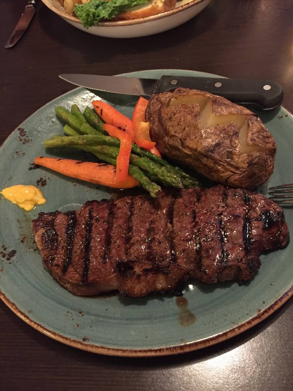 Tysons Social Tavern | restaurant | 1960 Chain Bridge Rd, McLean, VA 22102, USA | 7038932100 OR +1 703-893-2100