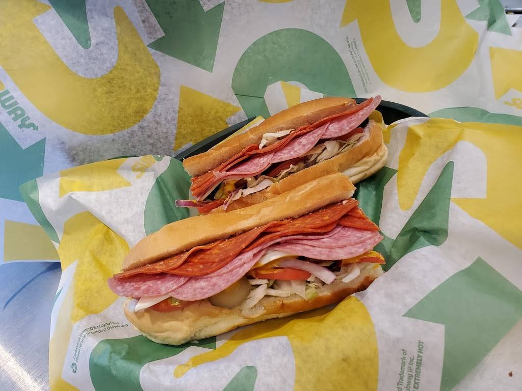 Subway | meal takeaway | 11011 Antioch Rd Suite 100, Overland Park, KS 66210, USA | 9134998550 OR +1 913-499-8550