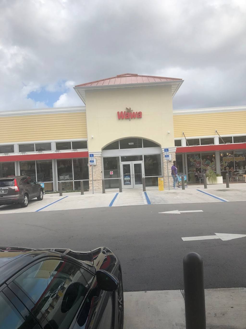 Wawa | cafe | 1600 S Hiatus Rd, Pembroke Pines, FL 33025, USA | 9542814094 OR +1 954-281-4094