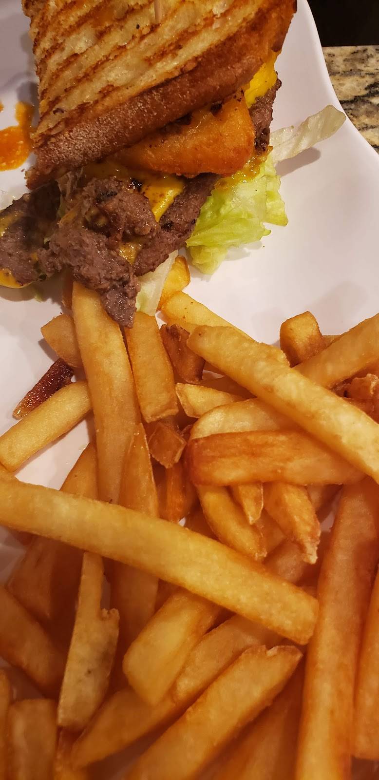 Baristas Café | restaurant | 24735 W Warren Ave, Dearborn Heights, MI 48127, USA | 3134365062 OR +1 313-436-5062