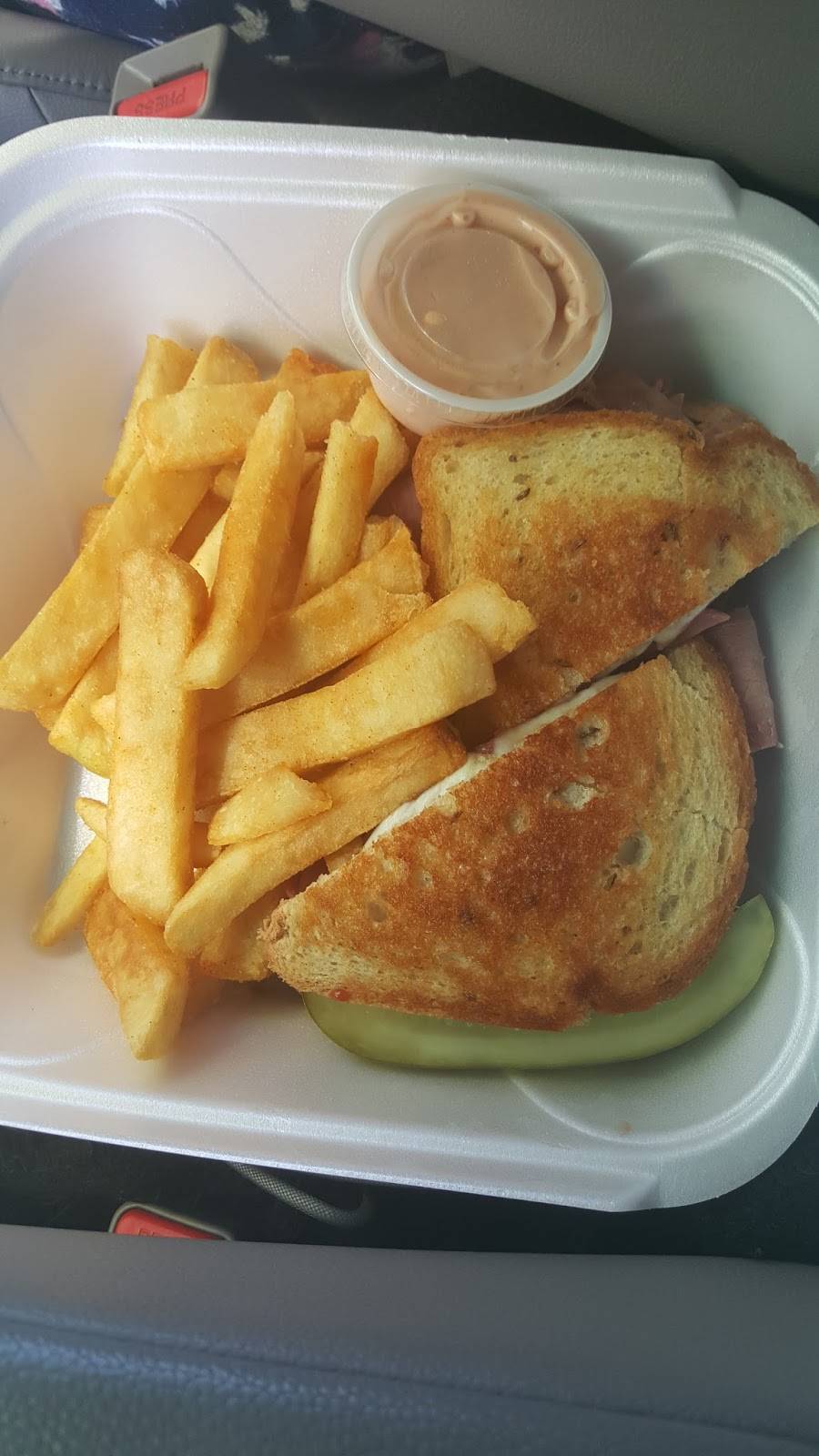 Victors Kitchen | restaurant | 5571 Park Blvd N, Pinellas Park, FL 33781, USA | 7275414425 OR +1 727-541-4425