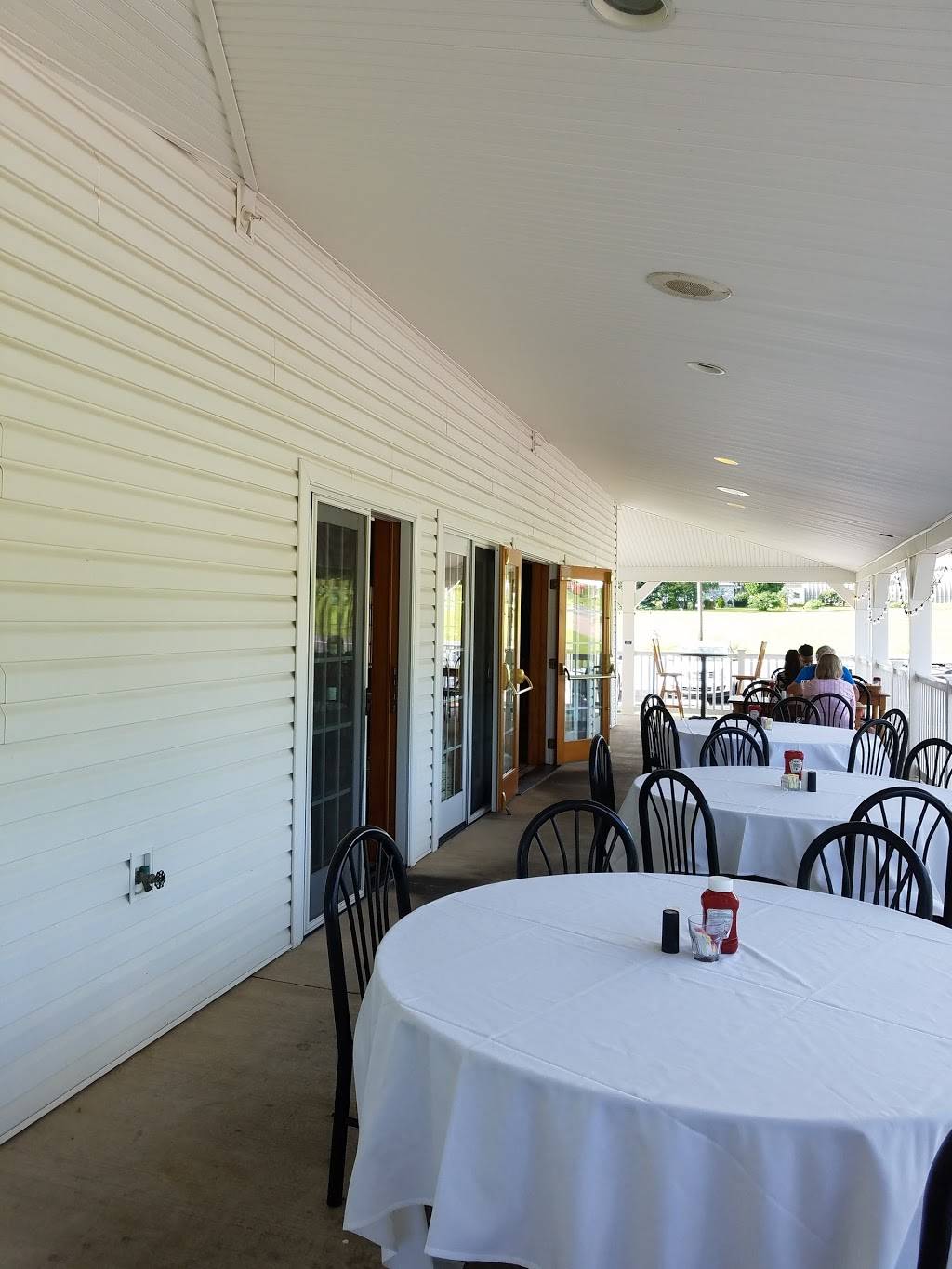 Hen House Restaurant | restaurant | 18072 National Pike, Frostburg, MD 21532, USA | 3016895001 OR +1 301-689-5001