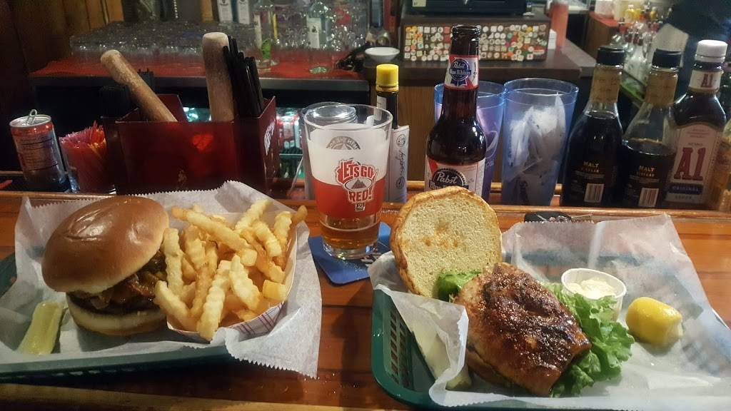 Oakcrest Tavern | restaurant | 5371 Old Middleton Rd, Madison, WI 53705, USA | 6082331243 OR +1 608-233-1243