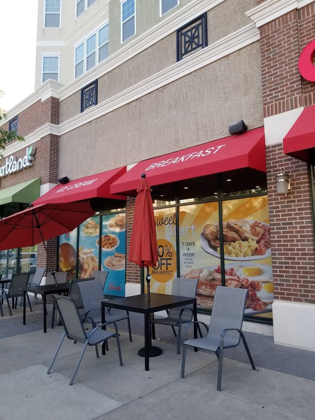 Friendlys | restaurant | 9103 Town Center Blvd, Voorhees Township, NJ 08043, USA | 8562297592 OR +1 856-229-7592