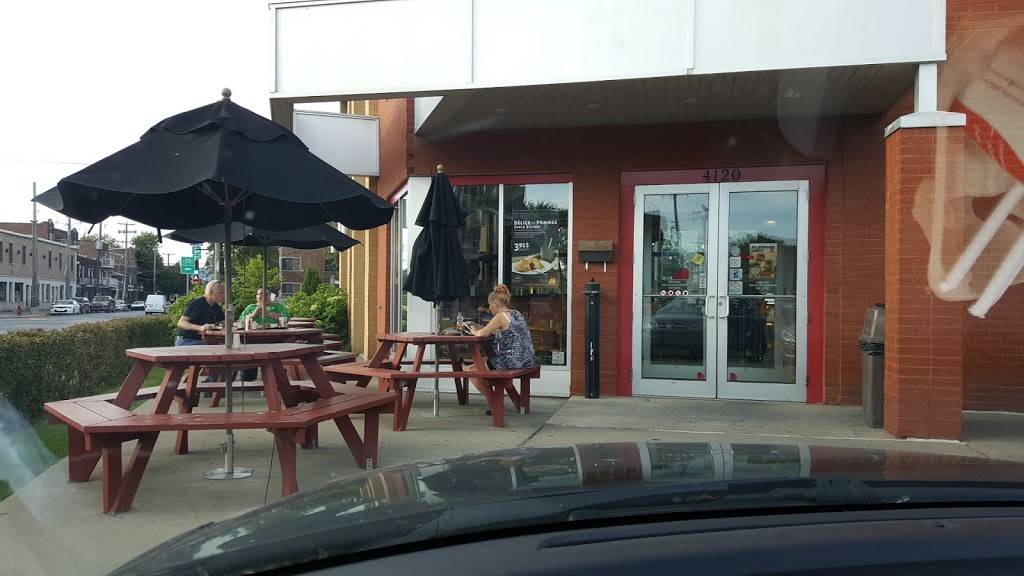 St-Hubert Express | restaurant | 4120 Boulevard LaSalle, Verdun, QC H4G 2A5, Canada | 5143855555 OR +1 514-385-5555