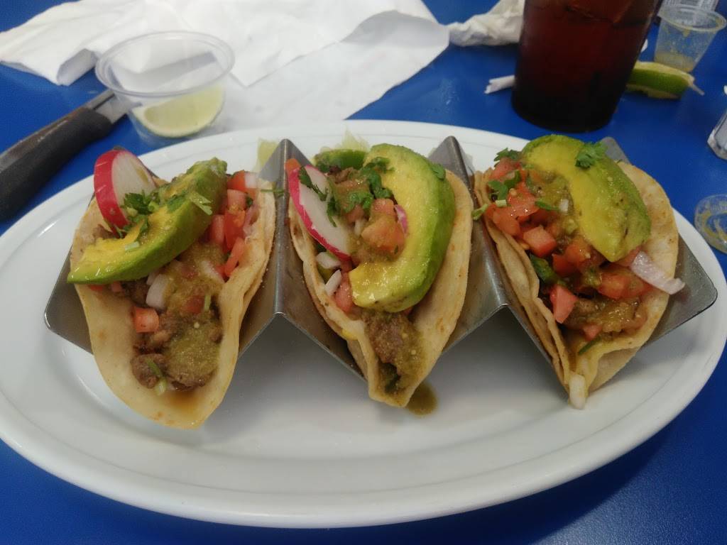 La Chiquita Restaurant IV | restaurant | 6211 Belcrest Rd, Hyattsville, MD 20782, USA | 2405825009 OR +1 240-582-5009