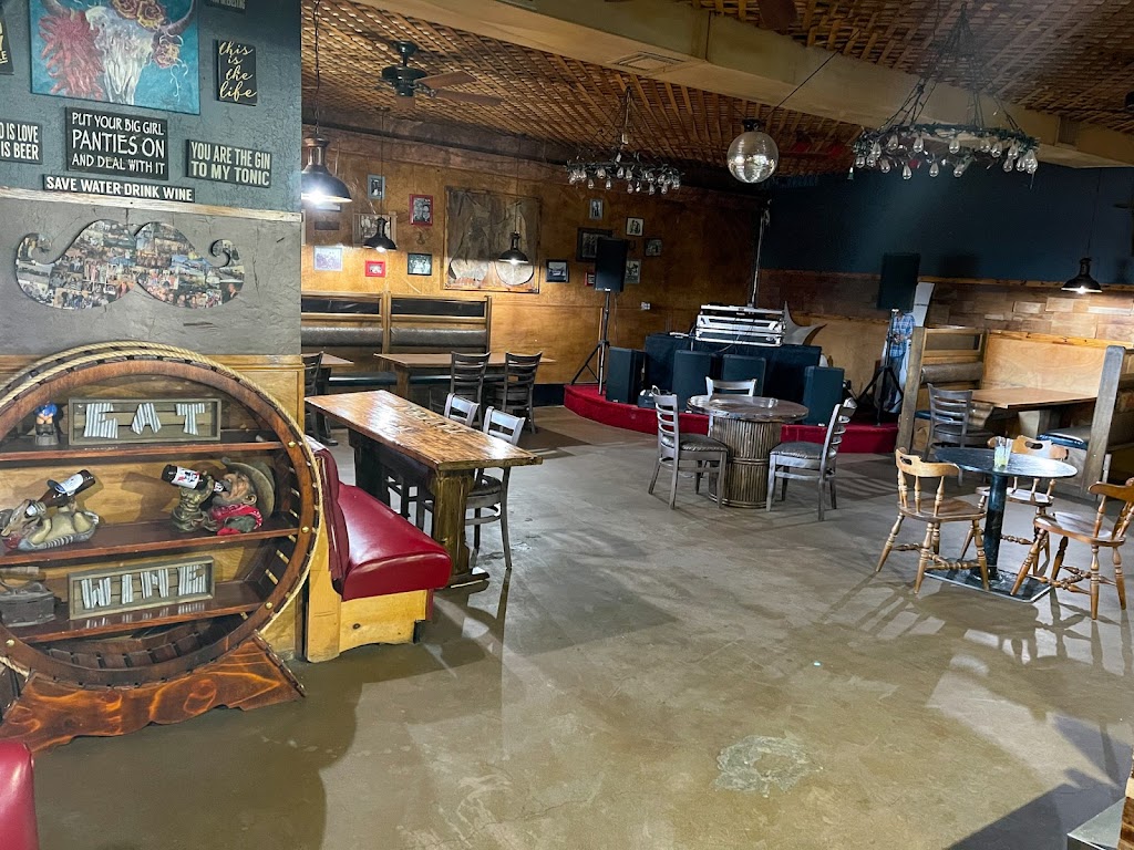 Rixs Tavern | restaurant | 176 S Haskell Ave, Willcox, AZ 85643, USA | 5203843430 OR +1 520-384-3430