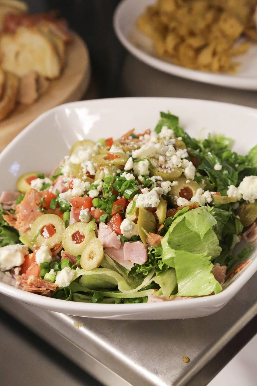 Big Lug Canteen | restaurant | 1435 E 86th St, Indianapolis, IN 46240, USA | 3176723503 OR +1 317-672-3503