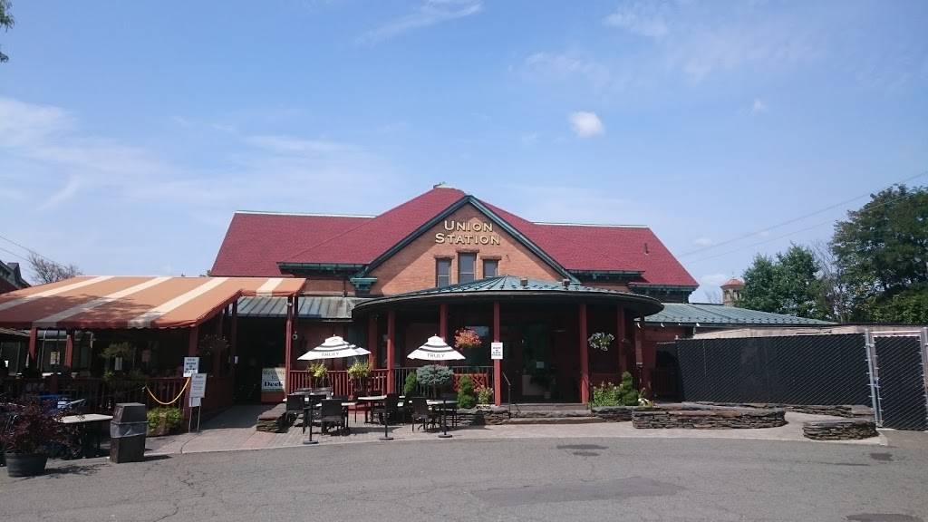 Platform Sports Bar | restaurant | 125A Pleasant St, Northampton, MA 01060, USA | 4133413161 OR +1 413-341-3161