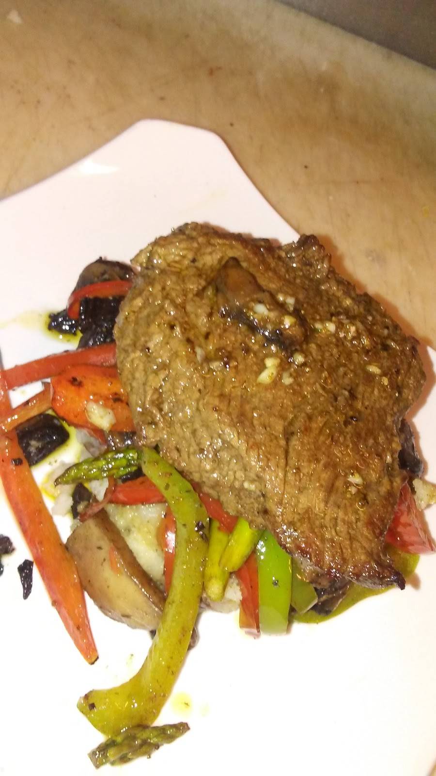 Bogart’z Food & Spirits | restaurant | 17441 Mack Ave, Detroit, MI 48224, USA | 3138853995 OR +1 313-885-3995