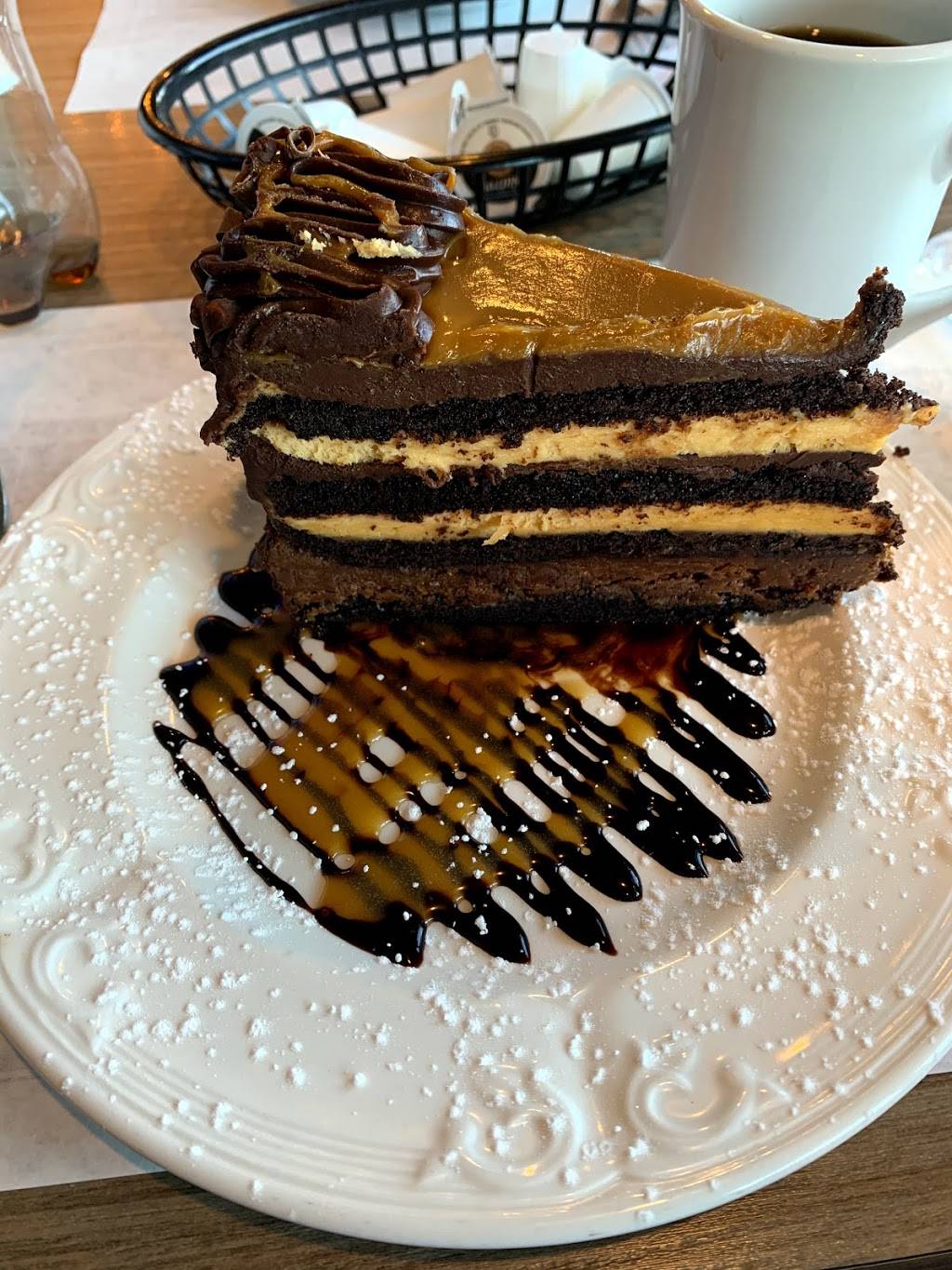 Restaurant Kapetan | restaurant | 155 Rue Victoria, Salaberry-de-Valleyfield, QC J6T 1A5, Canada | 4503773700 OR +1 450-377-3700