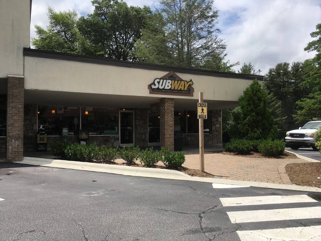 Subway | restaurant | 73 Highlands Plaza, Highlands, NC 28741, USA | 8285261706 OR +1 828-526-1706
