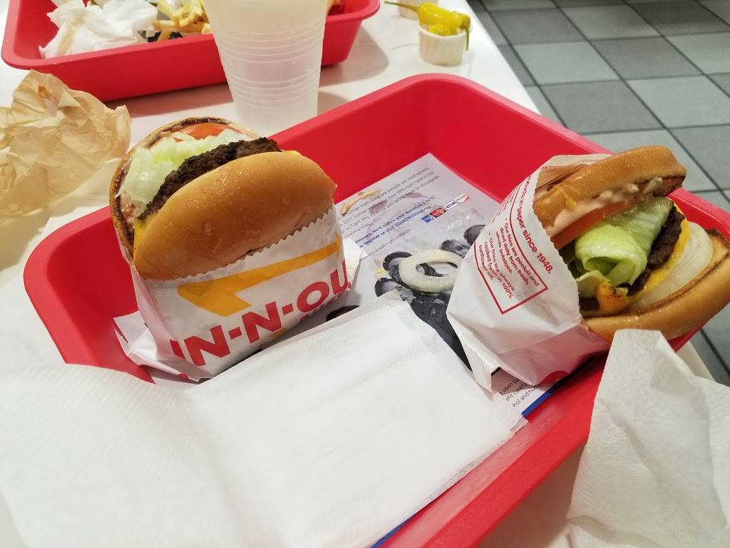 In-N-Out Burger | restaurant | 2505 S Garey Ave, Pomona, CA 91766, USA | 8007861000 OR +1 800-786-1000