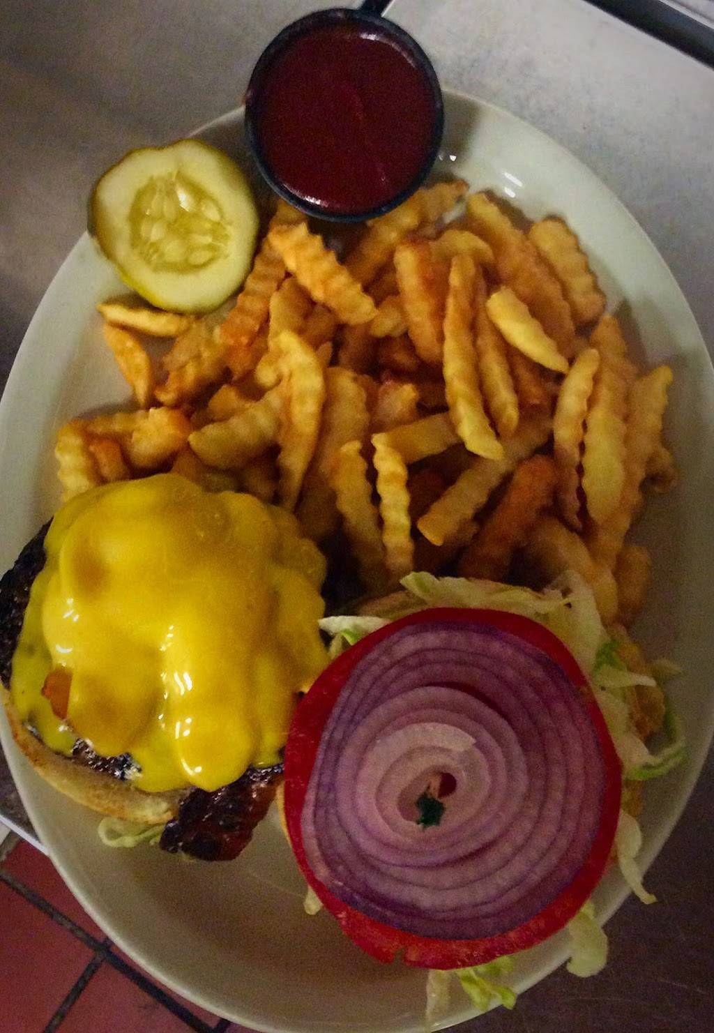 Finns Tap Room and Party House | restaurant | 14 Railroad St, Victor, NY 14564, USA | 5859244660 OR +1 585-924-4660