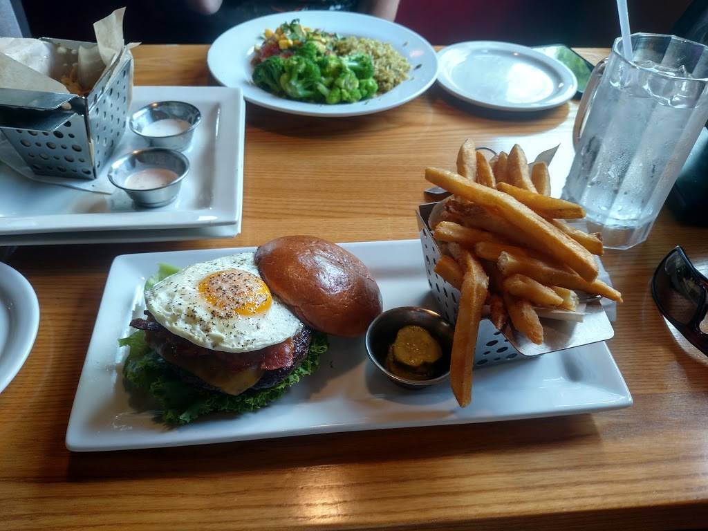 Chilis Grill & Bar | meal takeaway | 603 River Hwy, Mooresville, NC 28117, USA | 7047994603 OR +1 704-799-4603