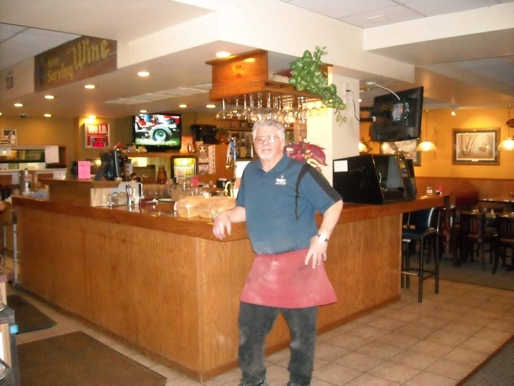 Mama Nicks Circle Pizzeria | restaurant | 1934 Washington St, Waterloo, IA 50702, USA | 3192333323 OR +1 319-233-3323