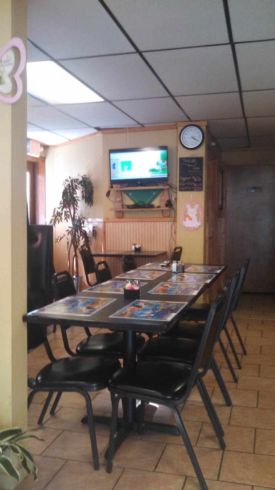 Dimitris Pizza | restaurant | 51 W Main St, Baltic, CT 06330, USA | 8608226047 OR +1 860-822-6047