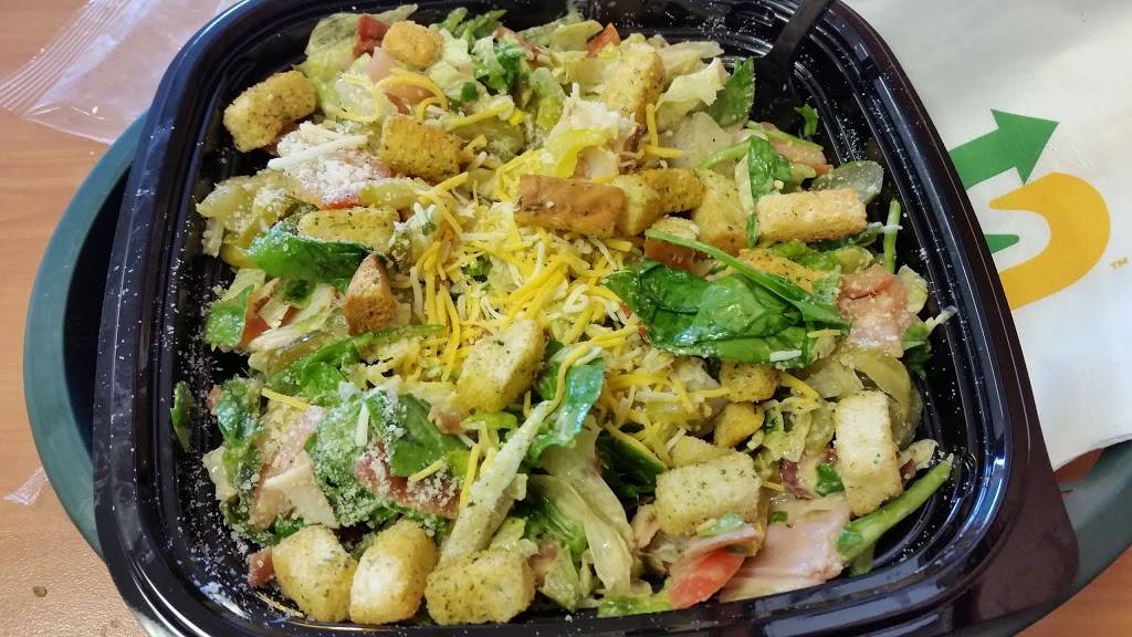 Subway | restaurant | 3800 Deerfield Dr, Janesville, WI 53546, USA | 6087584747 OR +1 608-758-4747