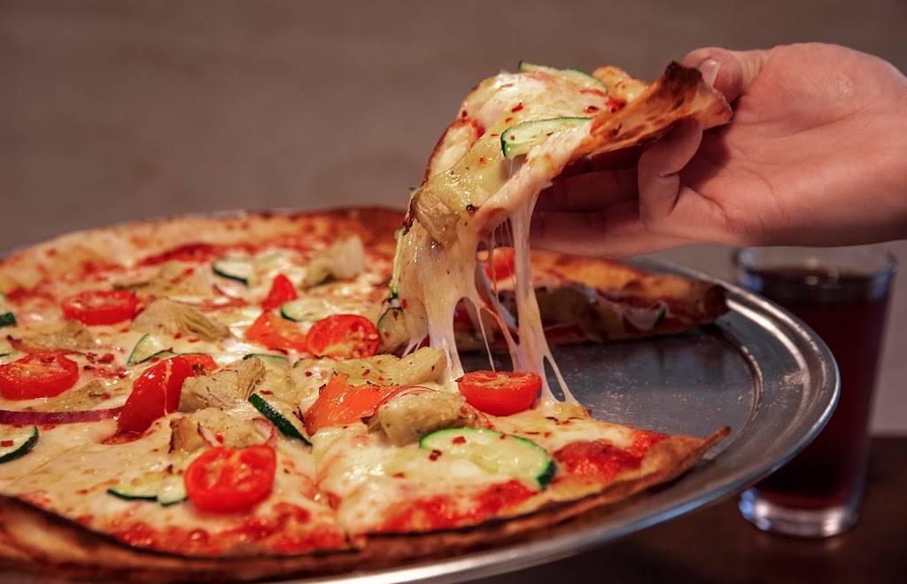 Sideline Social Restaurant + Bar | restaurant | 10700 231st Way NE #100, Redmond, WA 98053, USA | 4257287298 OR +1 425-728-7298