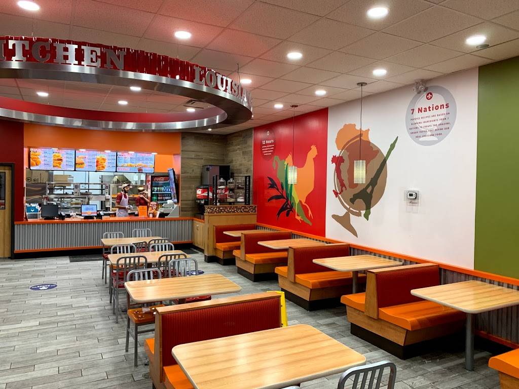Popeyes | restaurant | 3479 Yonge St, North York, ON M4N 2N3, Canada | 6473475444 OR +1 647-347-5444