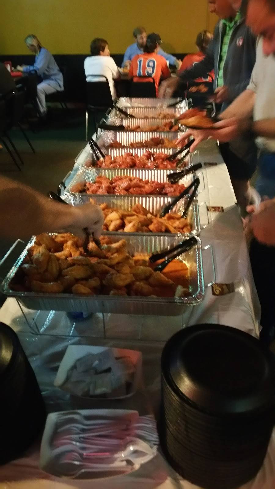 CJs In Tiger Country | restaurant | 704 E Broadway, Columbia, MO 65201, USA | 5734427777 OR +1 573-442-7777