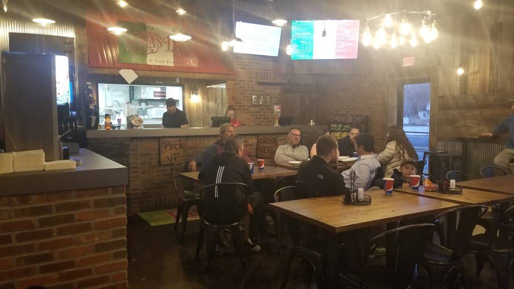 Rumas Deli | restaurant | 1500 Elm St, St Charles, MO 63301, USA | 6367573991 OR +1 636-757-3991