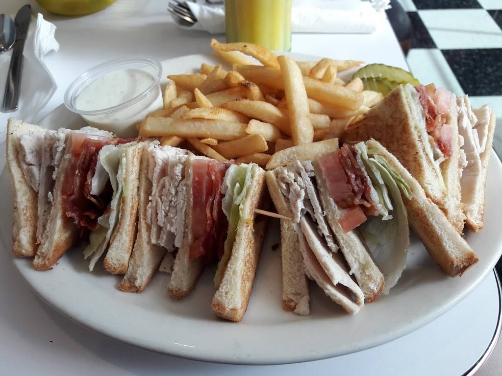 Jennys Family Restaurant | restaurant | 1675 N Perris Blvd # B, Perris, CA 92571, USA | 9516572945 OR +1 951-657-2945