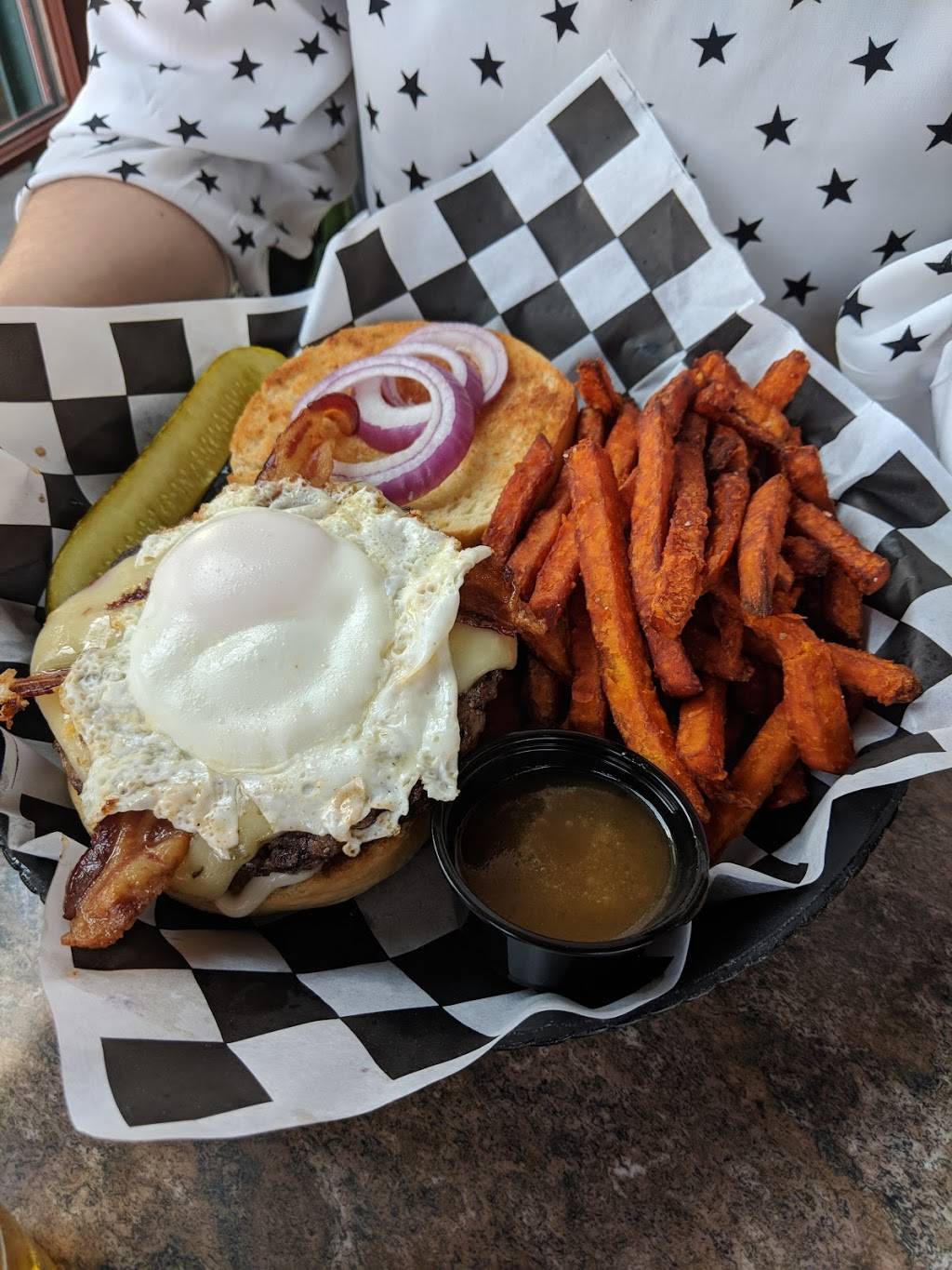 Stoner Grille | restaurant | 605 Granite Run Dr, Lancaster, PA 17601, USA | 7172086623 OR +1 717-208-6623