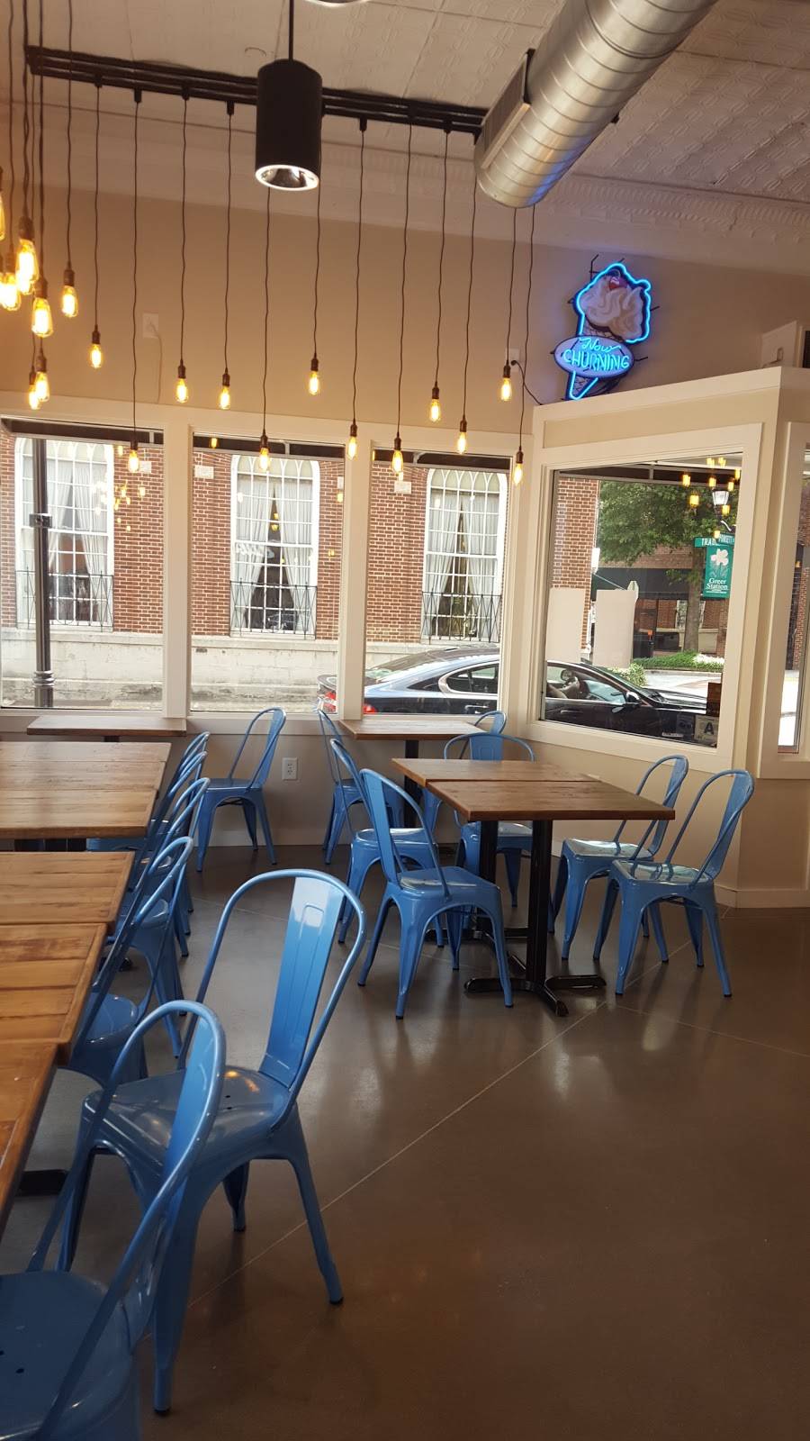 Abbotts Frozen Custard | restaurant | 119 E Poinsett St, Greer, SC 29651, USA | 8646554422 OR +1 864-655-4422